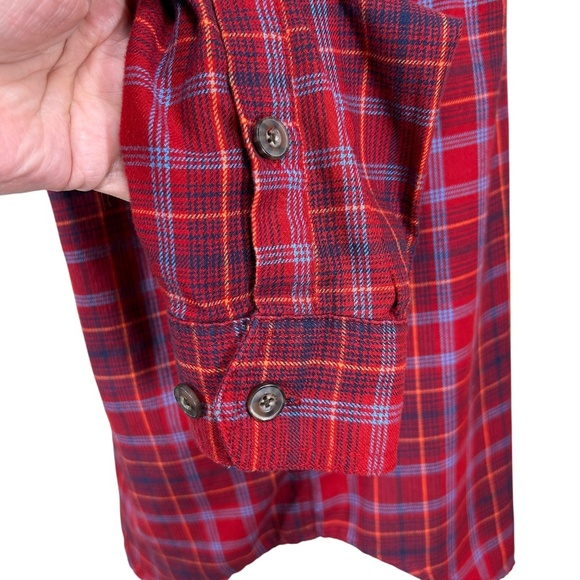 Duluth Trading Company Men's Red Plaid Flannel Cotton Blend Shirt Size M - Picture 7 of 8